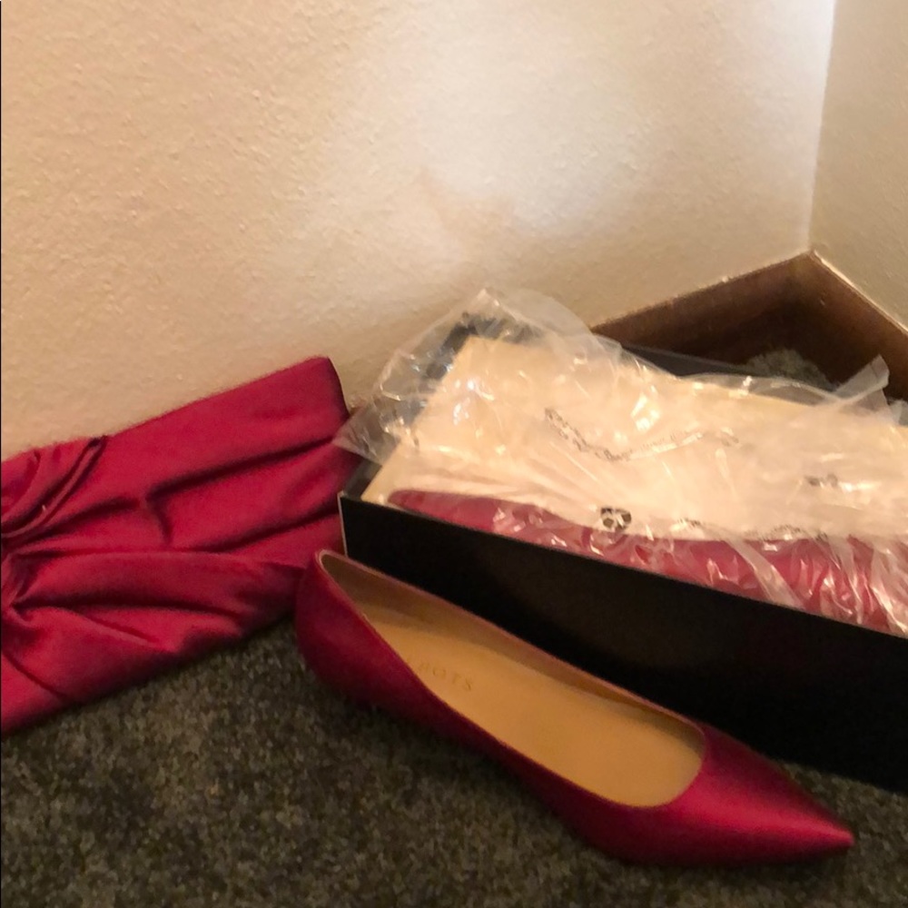 Kitten heel shoes and matching clutch